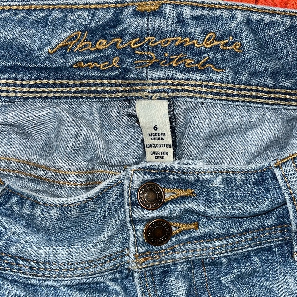 Abercrombie & Fitch Women’s Distressed Mini Skirt Size 6 - Picture 2 of 8